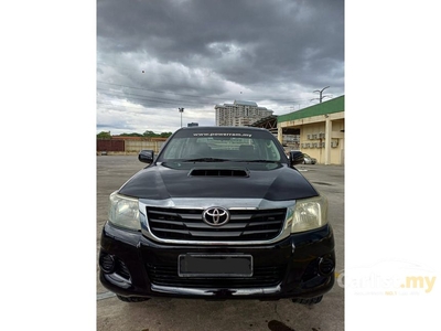 Used 2013 Toyota Hilux 2.5 VNT Pickup Truck - Cars for sale