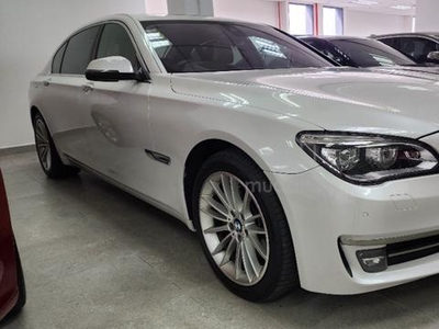 Bmw 730Li (CBU) 3.0 FACELIFT (A)