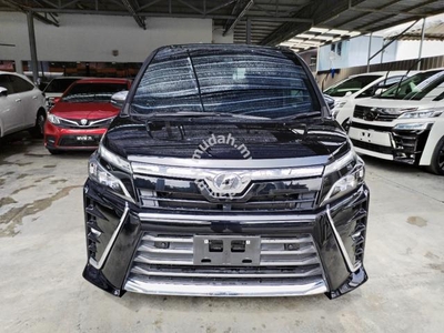 Toyota VOXY 2.0 ZS KIRAMEKI (A)
