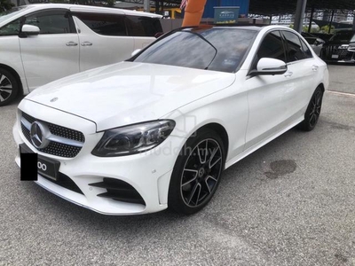 Mercedes Benz C300 2.0 AMG LINE ONE OWNER