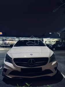 Mercedes Benz CLA200 (CBU) 1.6 (A)