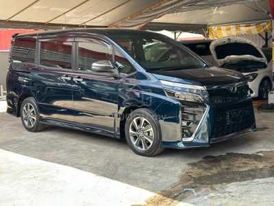 Toyota VOXY 2.0 ZS KIRAMEKI 2 (A)