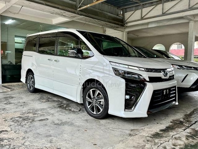 Toyota VOXY 2.0 ZS KIRAMEKI