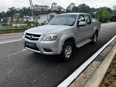 Mazda BT-50 2.5 (M) on the road
