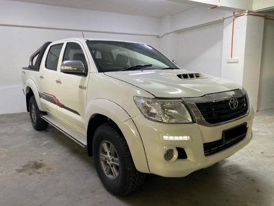 WITH WARRANTY 2015 Toyota HILUX 2.5 G VNT (M)