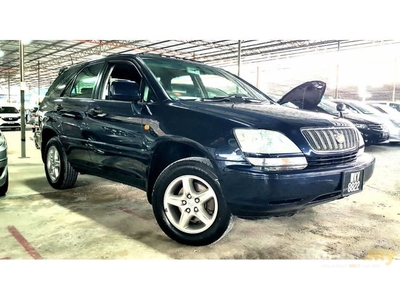 Used 2002 Toyota Harrier 2.4 premium SUNROOF SUV full leather . Good condition. Call OI7-33I9IO8 - Cars for sale