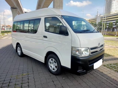 Toyota Hiace 2.7 (M) Window Van
