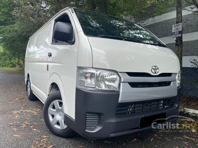 Used 2022 t Hiace 2.5 PANEL VAN ONE OWNER FULL SERVICE RECORD KING CONDITION - Cars for sale