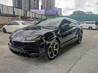 Lamborghini URUS 4.0 V8 FULL LOAD OFFER UNIT