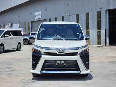 Toyota VOXY 2.0 ZS KIRAMEKI 5 SEATER PICNIC