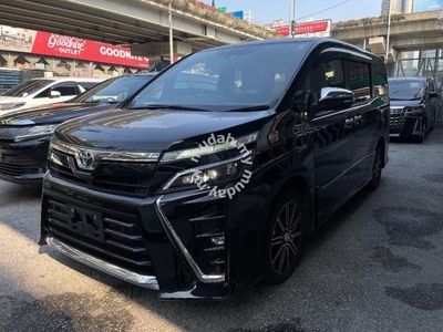 Toyota VOXY 2.0 KIRAMEKI (A)PROMOTION UNREG