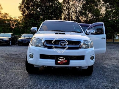 Toyota HILUX 3.0 2.5 G DOUBLE CAB (A)