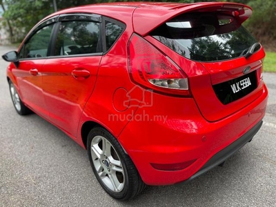 Ford FIESTA 1.6 Sport (A) 2012 on the Road