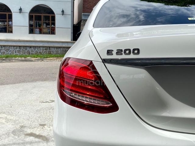 Mercedes Benz E200 2.0 AMG 33,xxx km