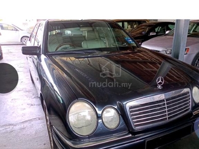 Mercedes Benz E230 AVANTGARDE (CBU) 2.3 (A)