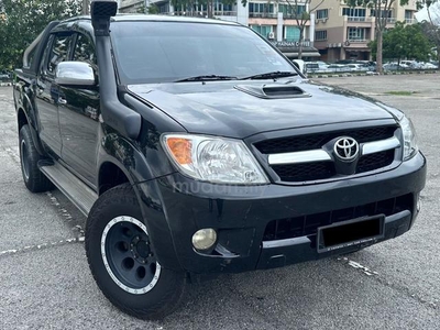 Toyota HILUX 2.5 G (A) LEATHER SEAT ONE OWNER