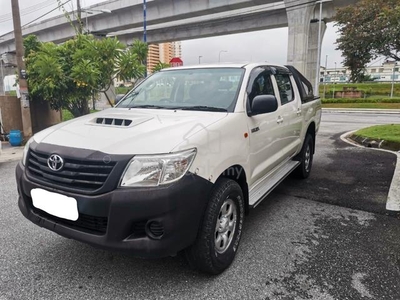Toyota HILUX 2.5 (M) Double 4WD No Off Road