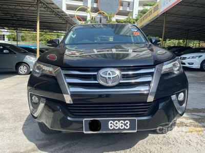 Used 2016 Toyota Fortuner 2.7 V SUV-LIKE NEW/WARRANTY ONE YEAR - Cars for sale