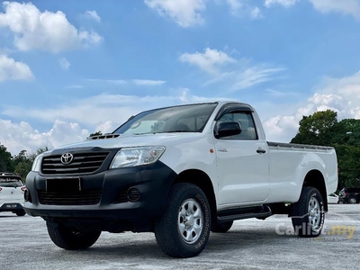 Used 2015 Toyota Hilux 2.5 SINGLE CAB Pickup Truck / ENGINE SMOOTH / WELL MAINTANCE / ONE OWNER / TIPTOP CONDITION - Cars for sale