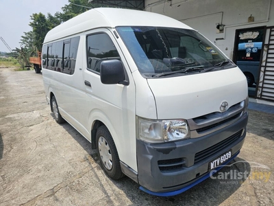 Used 2010 Toyota Hiace 2.5 Window Van - Cars for sale