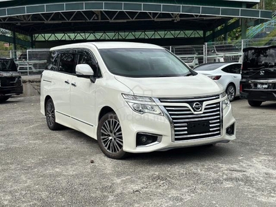 Nissan ELGRAND 2.5 HIGHWAY STAR alpine system