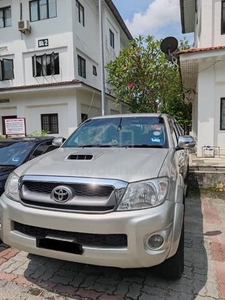 Toyota HILUX 3.0 G (A) CAN LOAN KEDAI!/ NEGO!