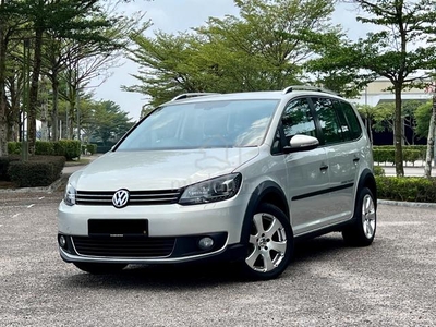 Volkswagen CROSS TOURAN 1.4 TSI (A)