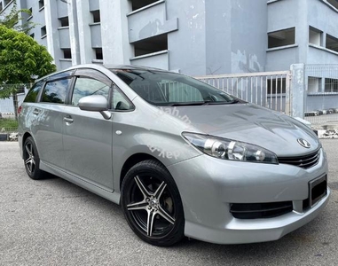 Toyota WISH 1.8 (A) CAR KING CONDITION