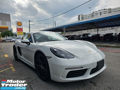2018 PORSCHE CAYMAN 718 2.0 Turbo Sport Chrono Package Teverse Camera Paddle Shift Red Leather Unregistered