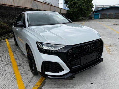 Audi Q8 3.0 TFSI S-LINE (A) with RSQ8 BODYKIT