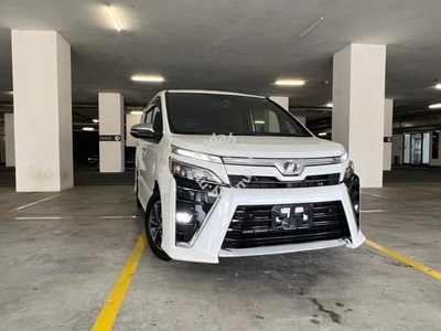 Toyota VOXY 2.0 ZS KIRAMEKI 2 Like New Car ✅