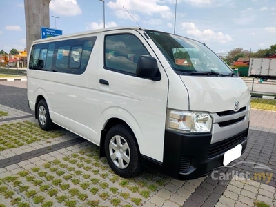 Used 2014 Toyota Hiace 2.5 Window Van DIESEL LOW ROOF 14 Seat - Cars for sale