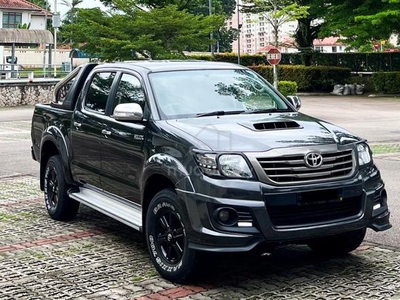 ToyotaHILUX 2.5 TRD SPORTIVO T/TOP WRT 3YRS