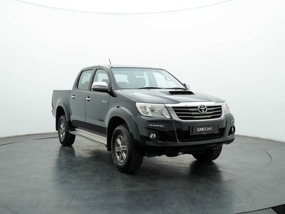 Buy used 2015 Toyota Hilux G VNT 2.5