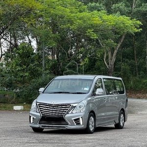 Hyundai GRAND STAREX 2.5 ROYALE (A)