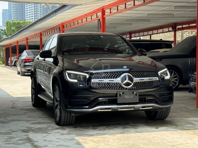 Mercedes Benz GLC300 4MATIC AMG LINE COUPE *