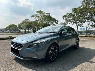 Volvo V40 2.0 T5 (A) NEW FACELIFT ONE OWNER
