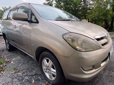 DIRECT OWNER Toyota Innova 2.0E AUTO Engine Well Maintain