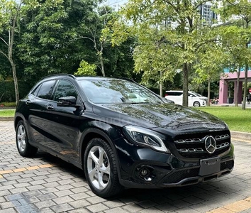 Mercedes Benz GLA250 4MATIC PANROOF & LEATHER