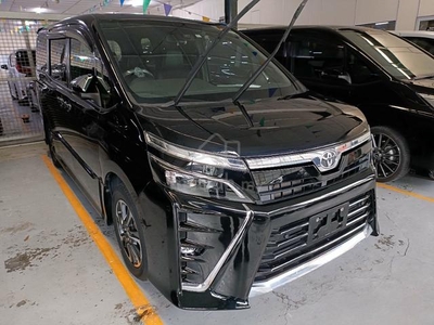 Toyota VOXY 2.0 KIRAMEKI 3 (A)