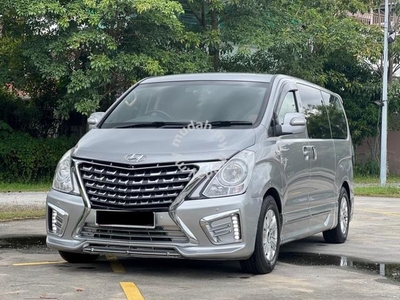 Hyundai GRAND STAREX 2.5 ROYALE PREMIUM (A)