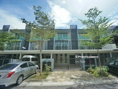 3 Storey Terrace house for Sale, Nearby Surau