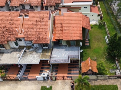 CORNER LOT, HUGE LAND Double Storey Terrace House Ilmia Alam Sari Bangi Selangor Near Kajang Selangor