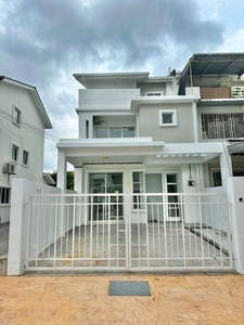 ENDLOT MUST BUY 3 Storey Terrace House Seri Wirani Seksyen 8 Bandar Baru Bangi Near Kajang Selangor
