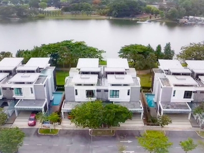 FACING PUTRAJAYA LAKE | RENOVATED 3 Storey Semi Detached Twinvilla FERA Residence Presint 8 Putrajaya