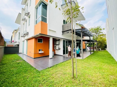 NICELY RENOVATION DONE Triple Storey Bungalow With Lift Sri Gombak Heights