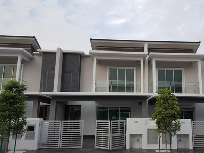 Puchong [ High Rebate 35% ] Double Storey 20x75 For Sale RM408K