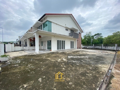 Taman Ehsan Jaya 2sty corner house with big land gated guarded rent