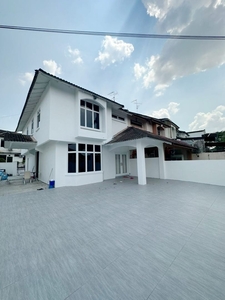 Tun Aminah renovated end lot with land, double storey terrace, big car porch, good deal price!