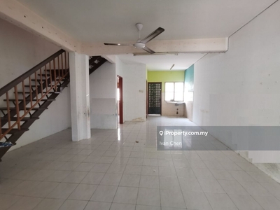 3 min walking distance to MRT Equine Station